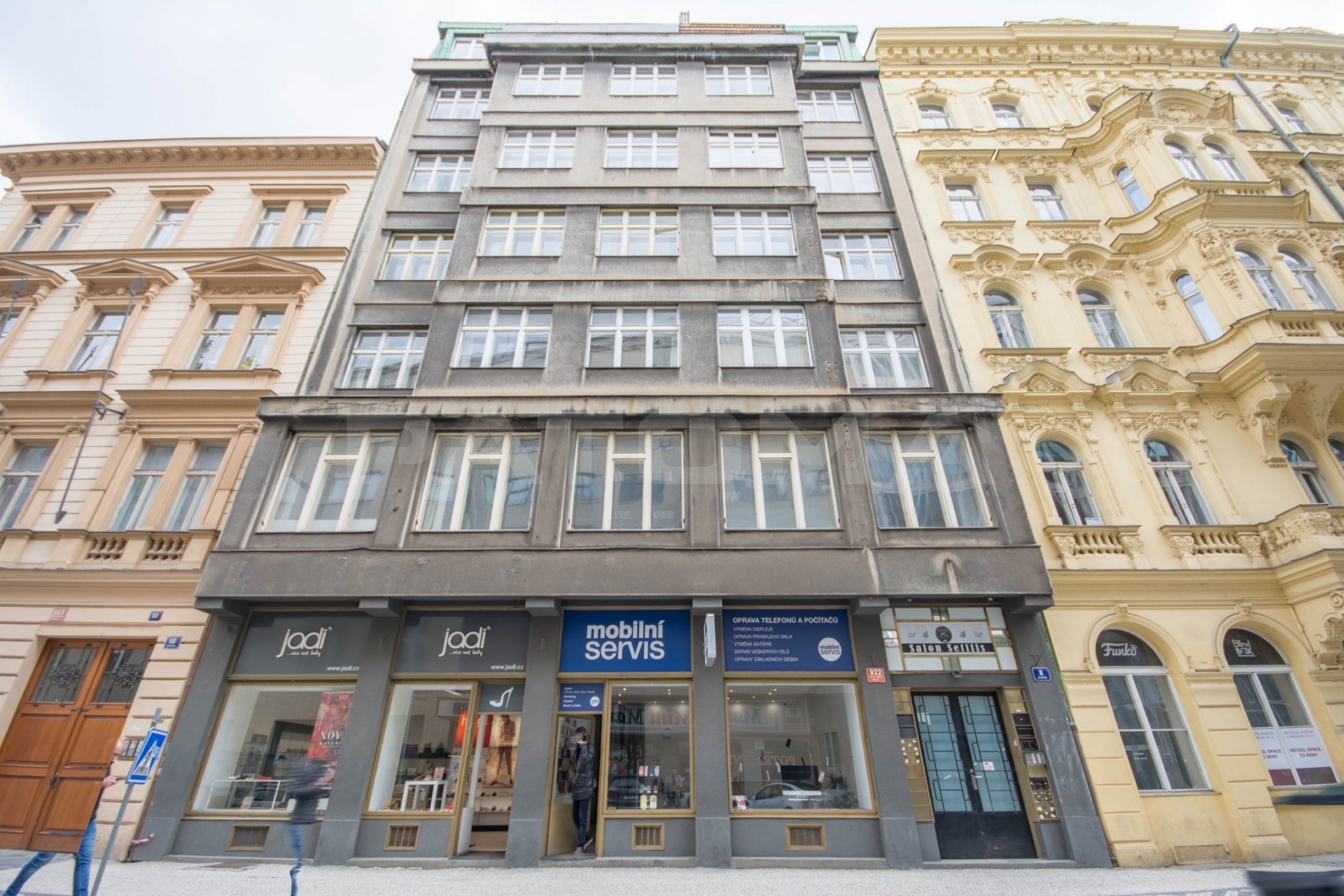 Pronájem kancelářských prostor 192 m² v Praze 1 -