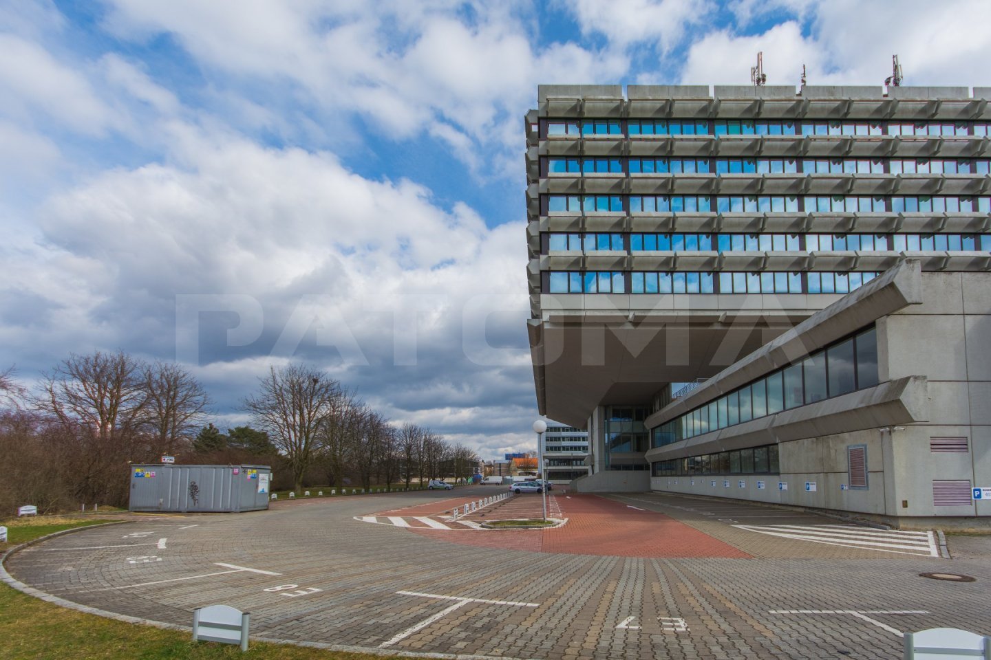 Pronájem komerční prostor 1000 m² v objektu CUBE.