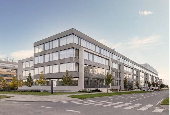 Pronájem kancelářských prostor 1.727 m² s terasou