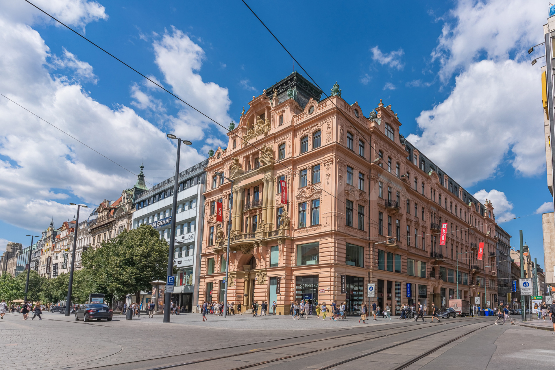 Pronájem kancelářských prostor 320 m² v lokalitě